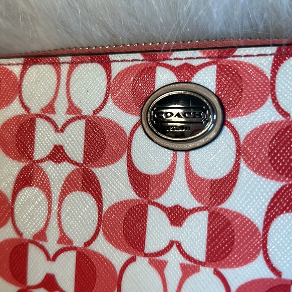 Women’s Coach Pink Signature Wallet with zipper closure. Like new - Picture 2 of 8